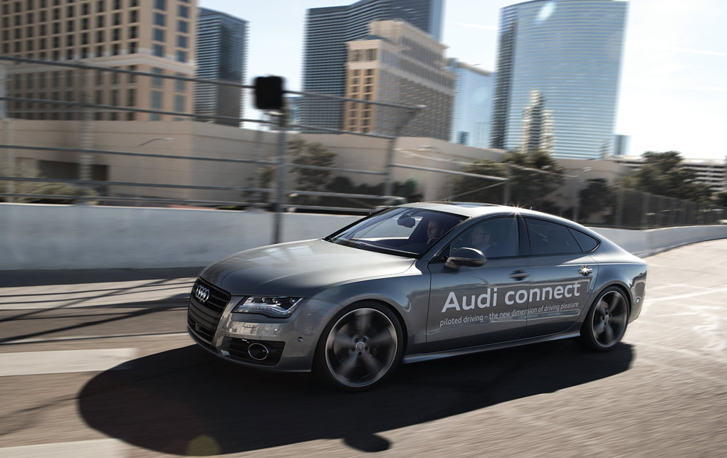 2014-CES-Audi-connect-driver-assistance-piloted-driving-356
